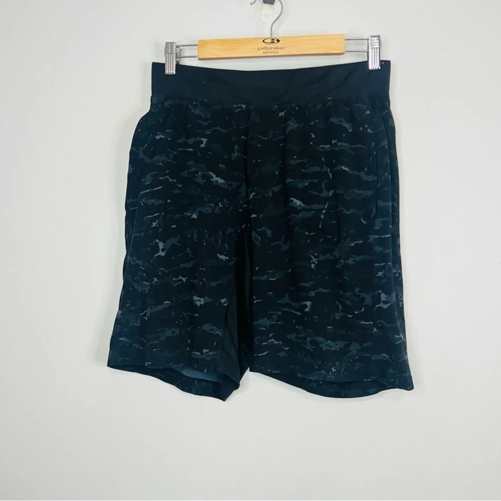 Lululemon Athletica T.H.E Lined Black Camo Shorts M